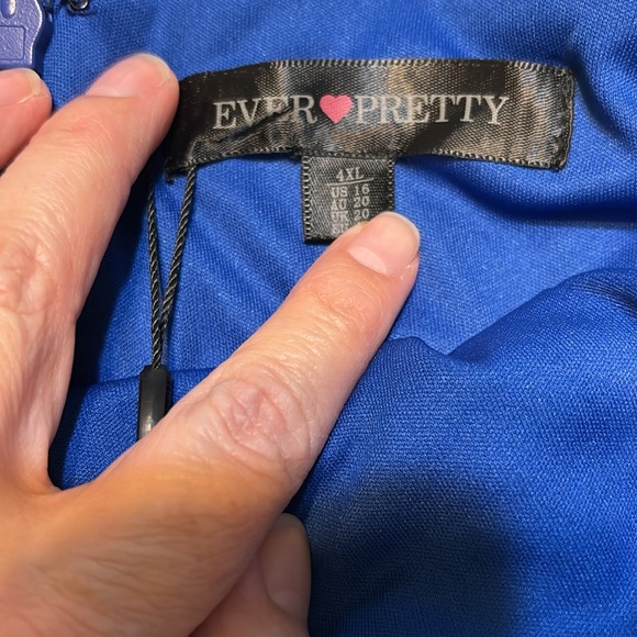 Every Pretty Sequin Dress - Picture 6 of 6